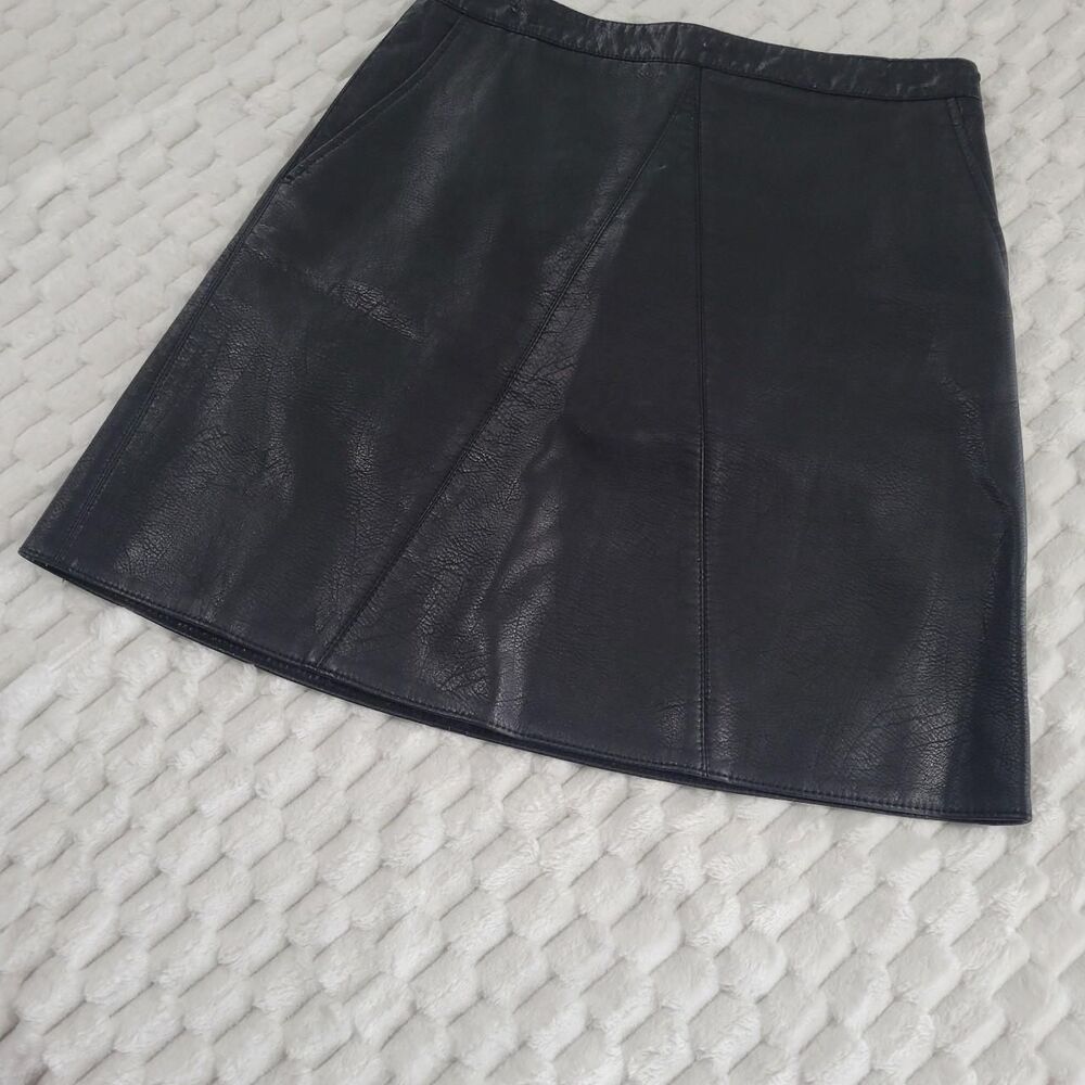 Zara Women's Black Skirt size med